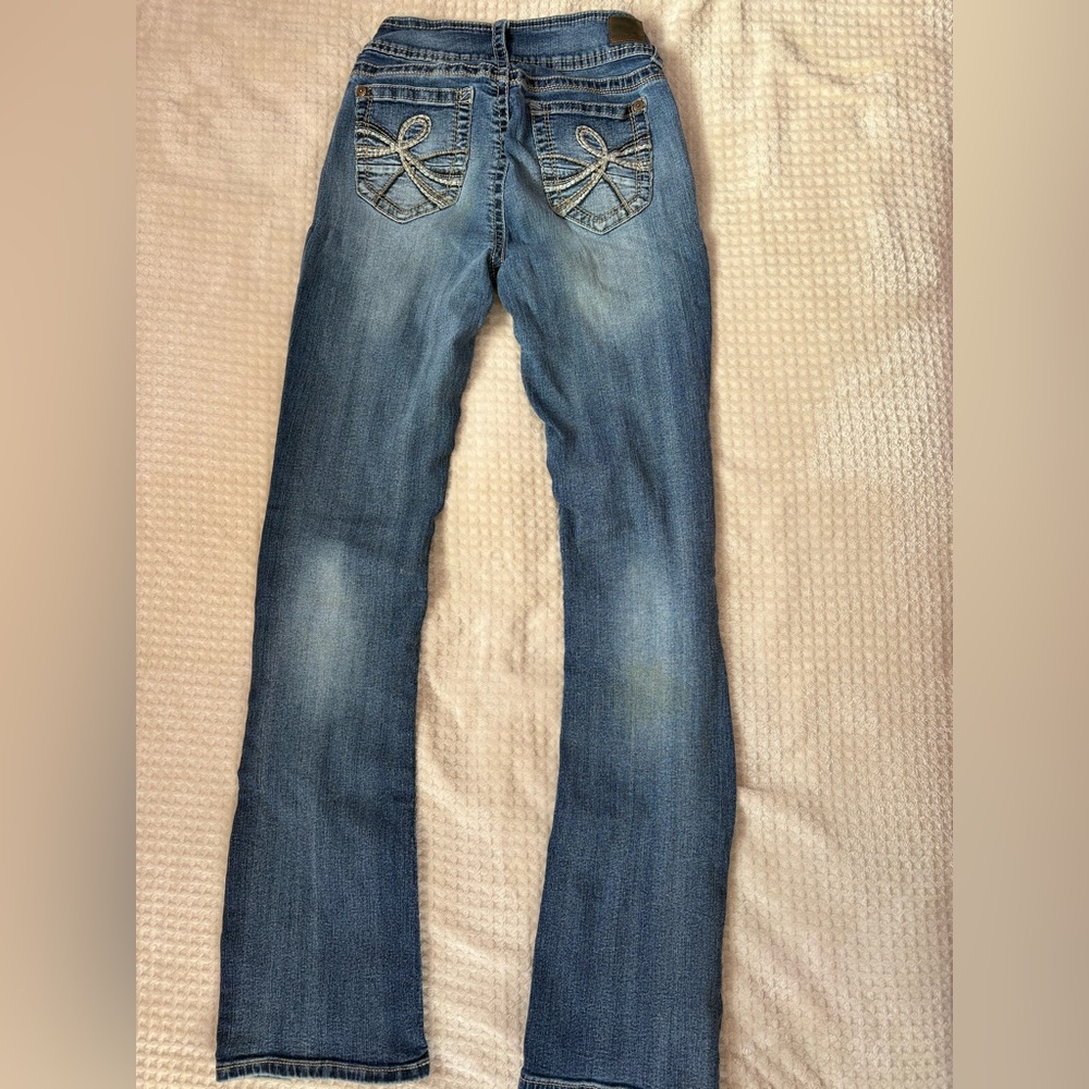 Wallflower mid-rise bootcut jeans